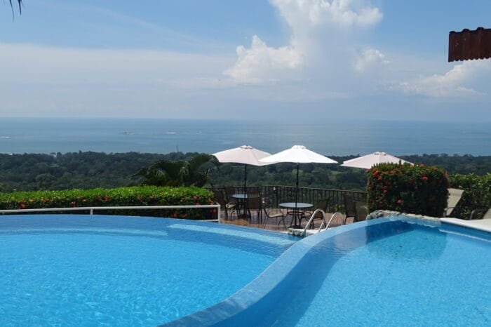 Vista ballena Ocean View Hotel